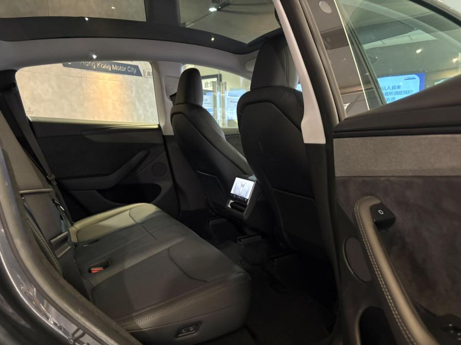Model Y Long Range AWD - Image 4